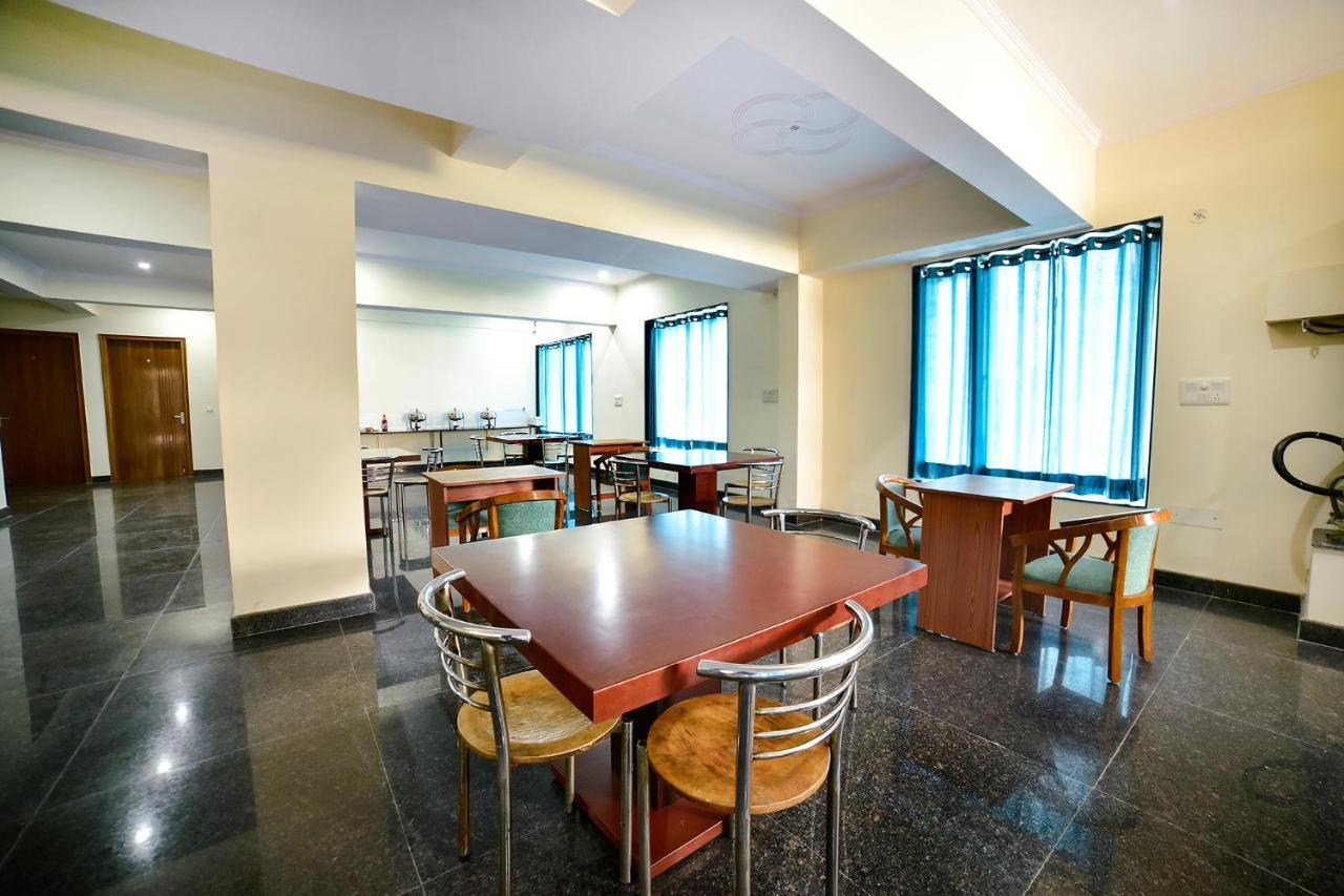 Fabhotel Merriment Noida Exterior photo