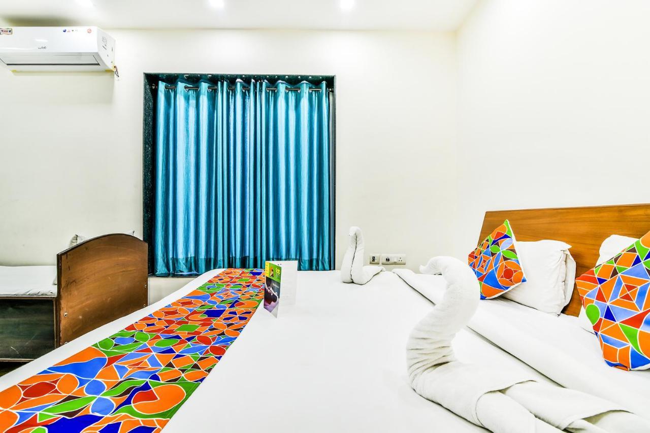 Fabhotel Merriment Noida Exterior photo