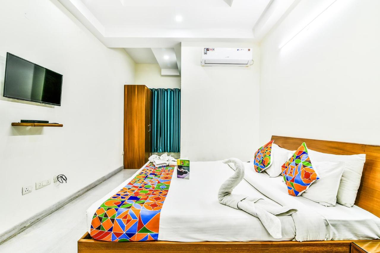 Fabhotel Merriment Noida Exterior photo